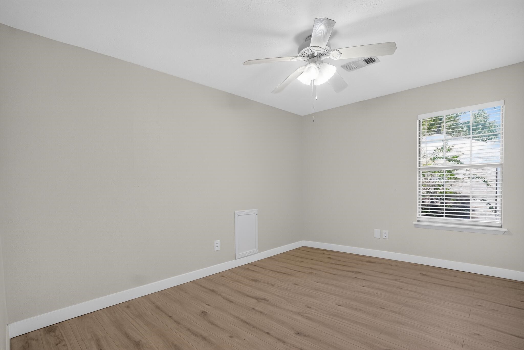 22 E Sterling Pond Circle, Spring, TX, 77382 | 93715906 | Realty Texas LLC