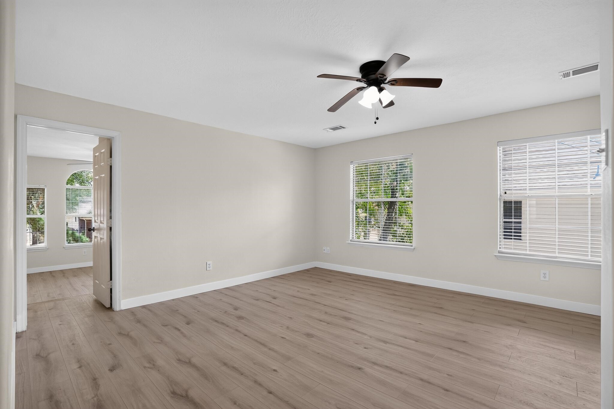 22 E Sterling Pond Circle, Spring, TX, 77382 | 93715906 | Realty Texas LLC