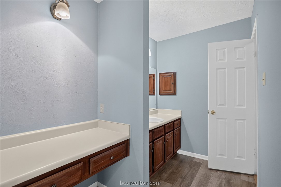 2822 Oakside Drive, Bryan, TX, 77802 | 26007136 | Realty Texas LLC