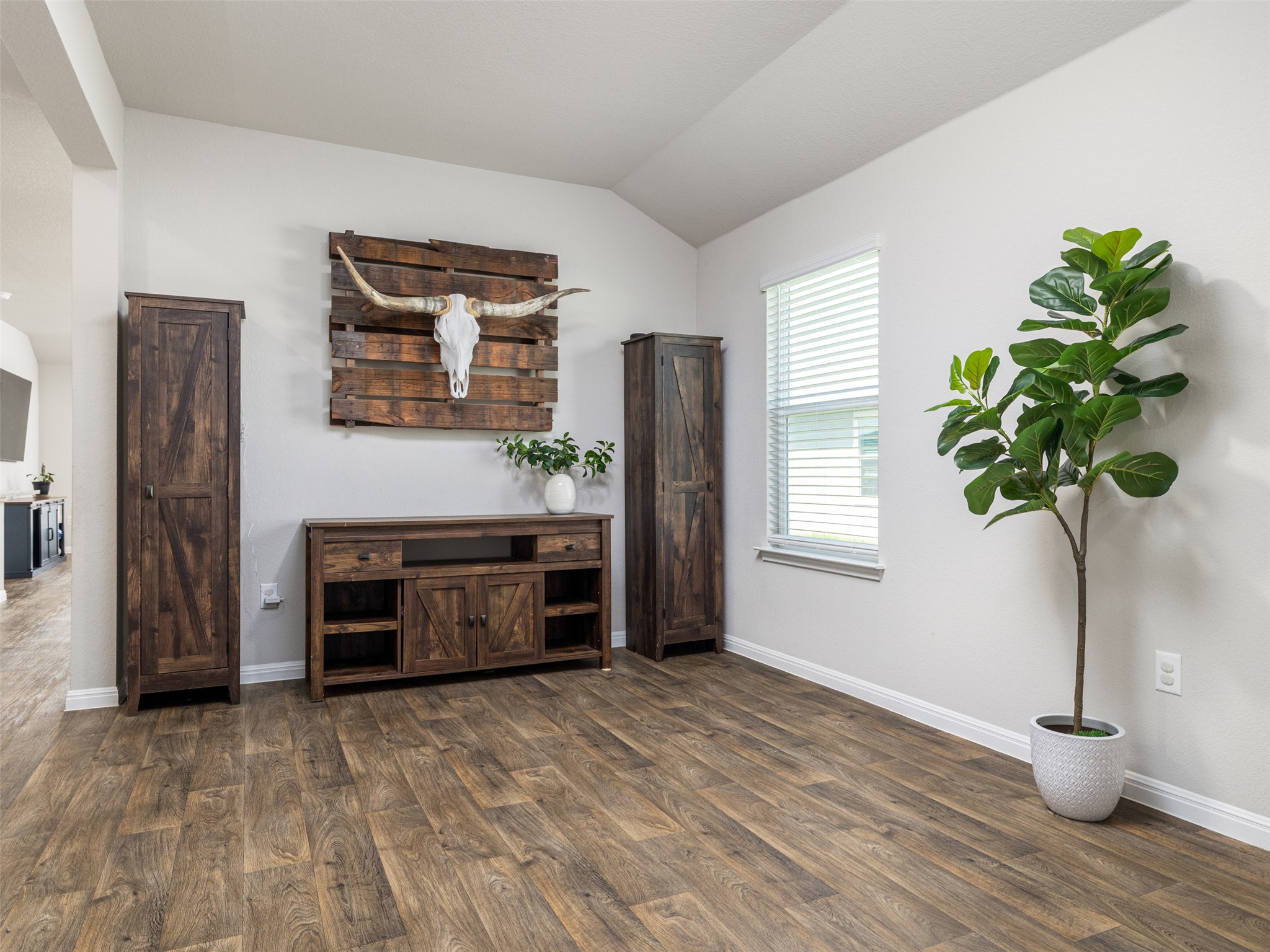 439 Hunter Loop LOOP, Bertram, TX, 78605 | 6647518 | Realty Texas LLC