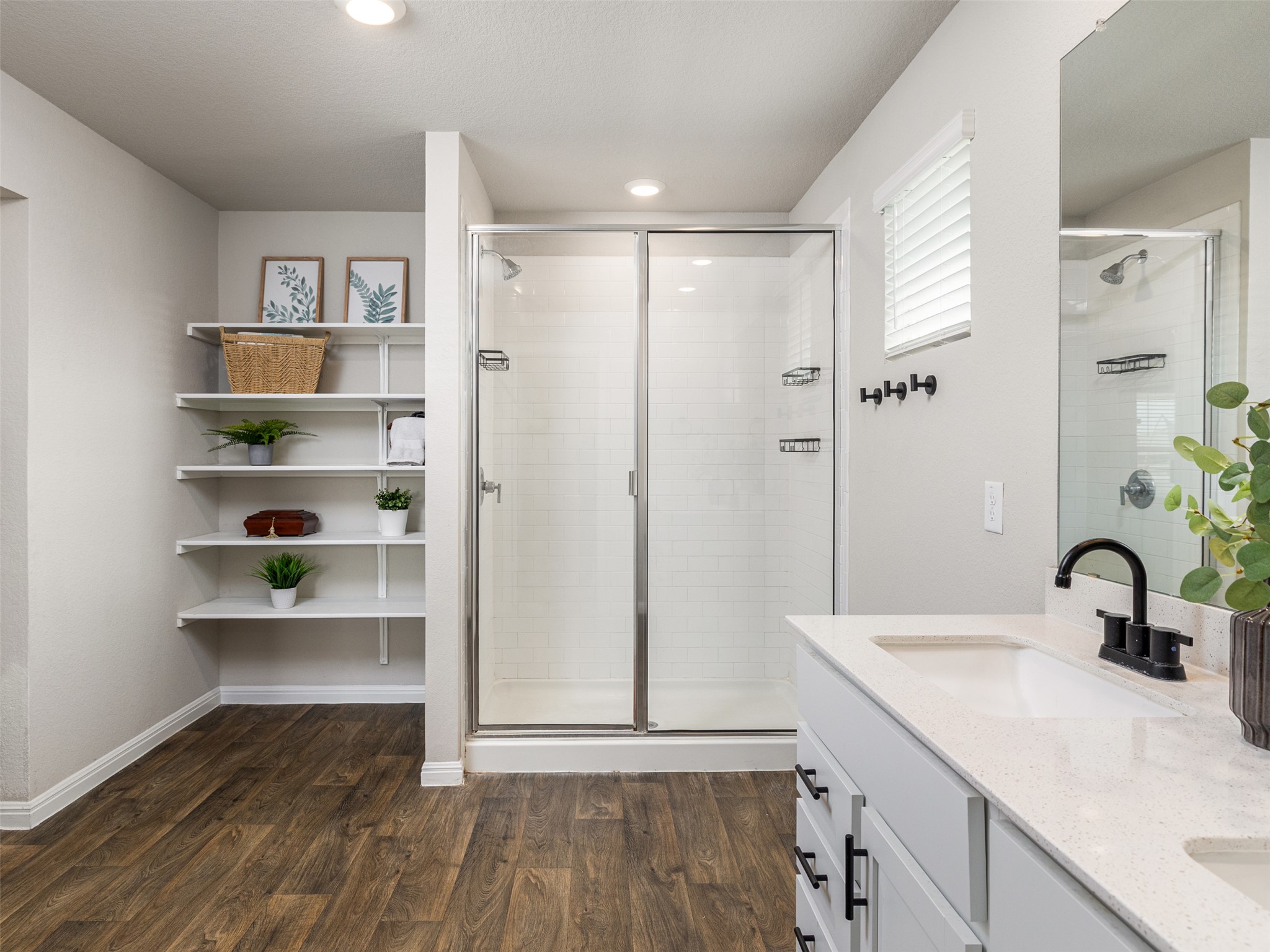 439 Hunter Loop LOOP, Bertram, TX, 78605 | 6647518 | Realty Texas LLC