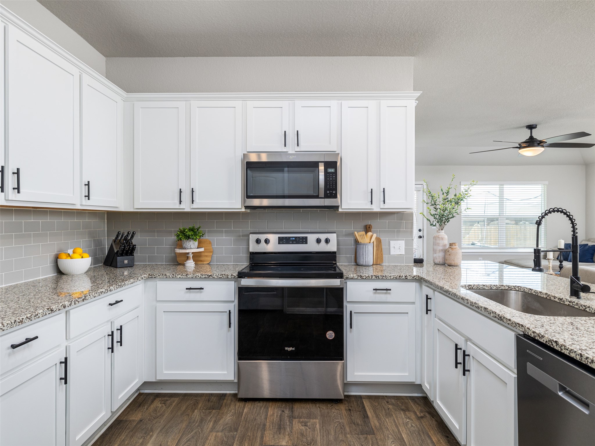 439 Hunter Loop LOOP, Bertram, TX, 78605 | 6647518 | Realty Texas LLC