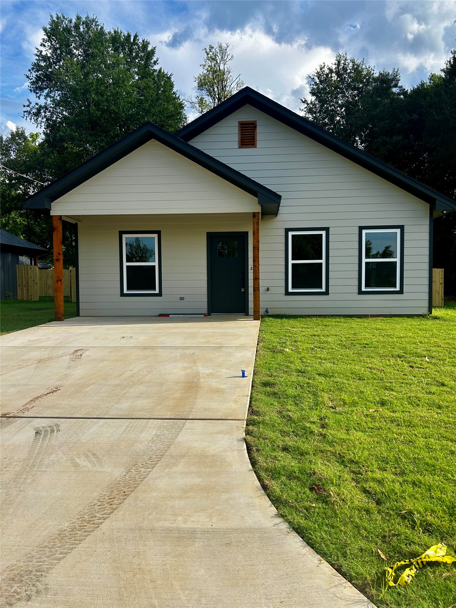 203 E Fleming, Longview, TX, 75604 | 98654428 | Realty Texas LLC