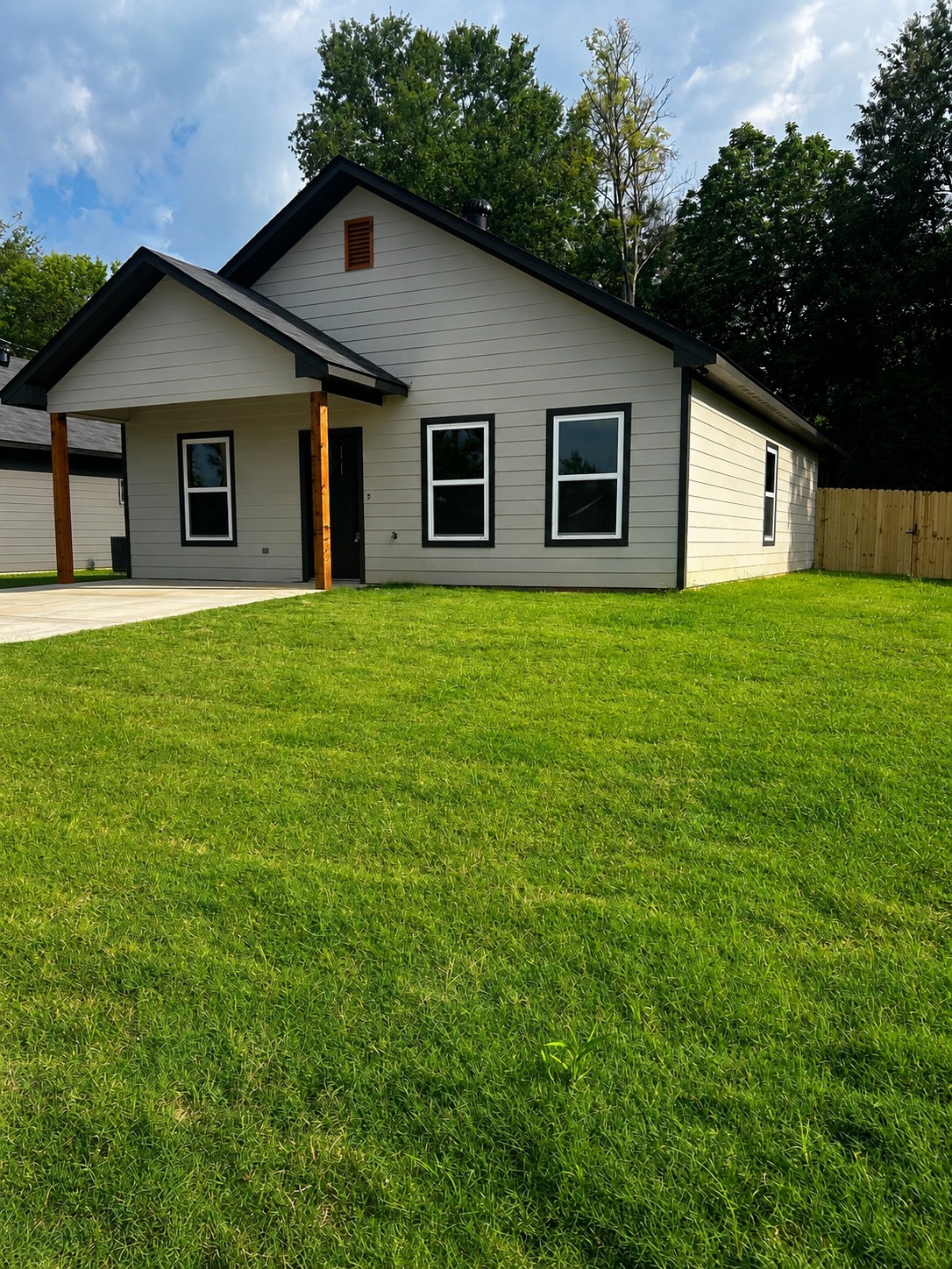 203 E Fleming, Longview, TX, 75604 | 98654428 | Realty Texas LLC