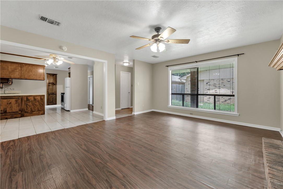 3015 Red Robin Loop, Bryan, TX, 77802 | 26009080 | Realty Texas LLC
