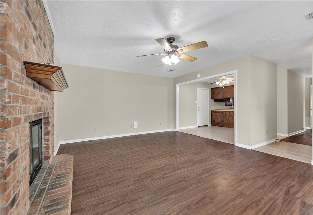 3015 Red Robin Loop, Bryan, TX, 77802 | 26009080 | Realty Texas LLC