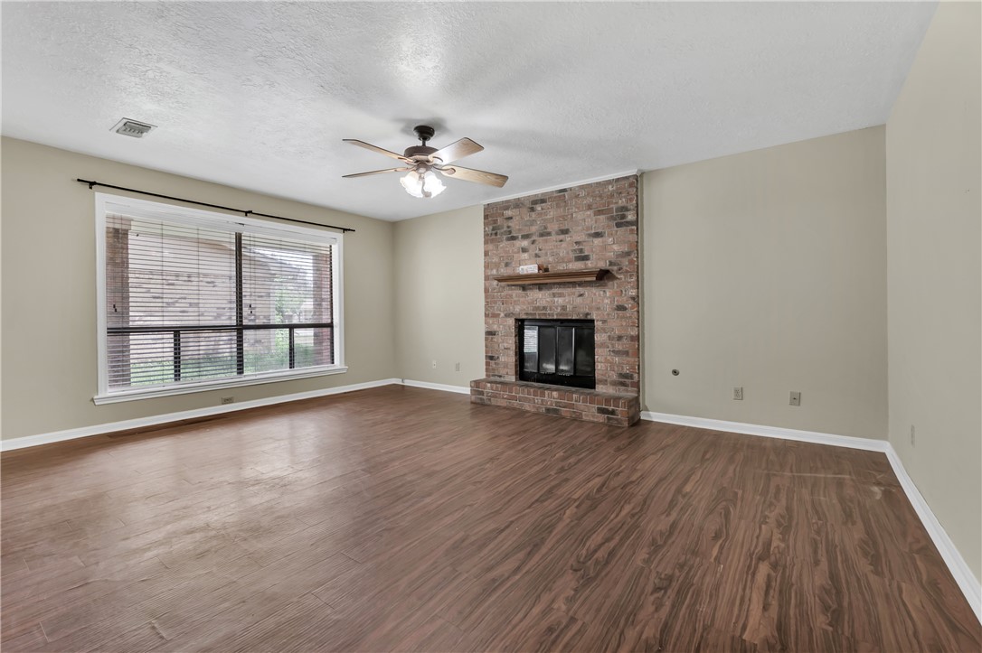 3015 Red Robin Loop, Bryan, TX, 77802 | 26009080 | Realty Texas LLC