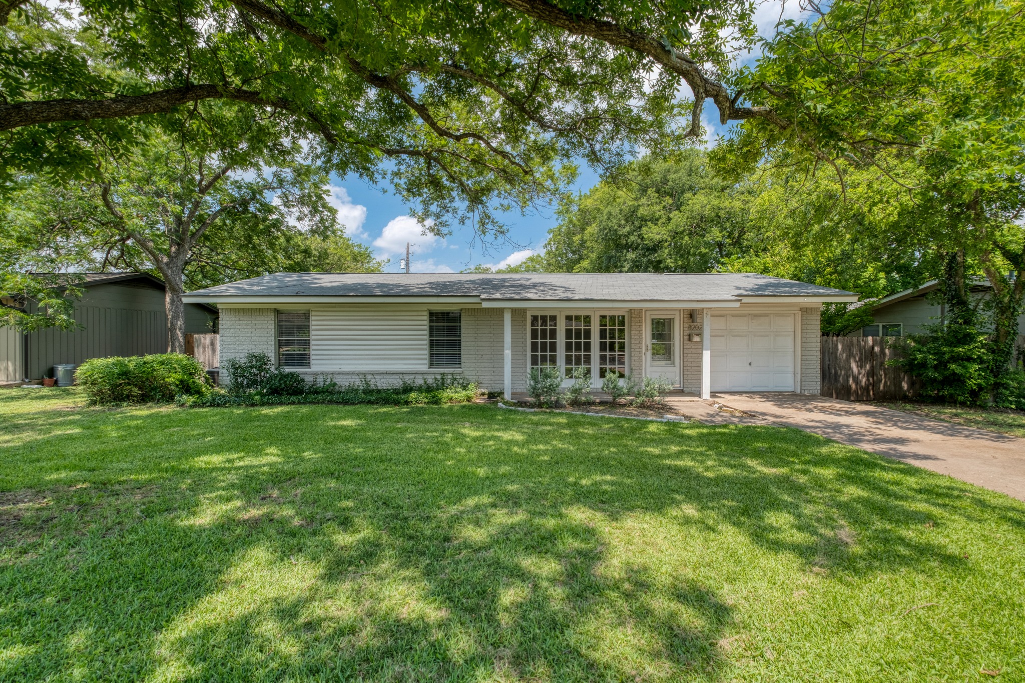 8202 Polar DR, Austin, TX, 78757 | 3576216 | Realty Texas LLC
