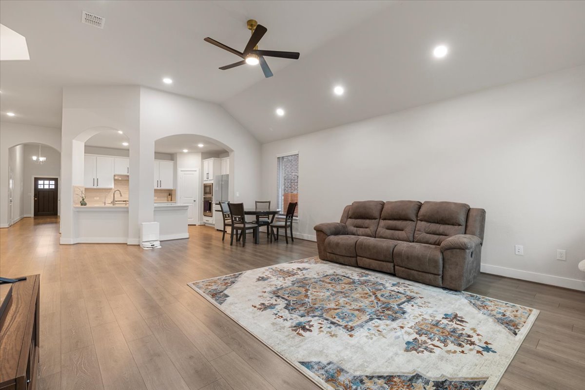 450 Durian LOOP, Buda, TX, 78610 | 6529732 | Realty Texas LLC