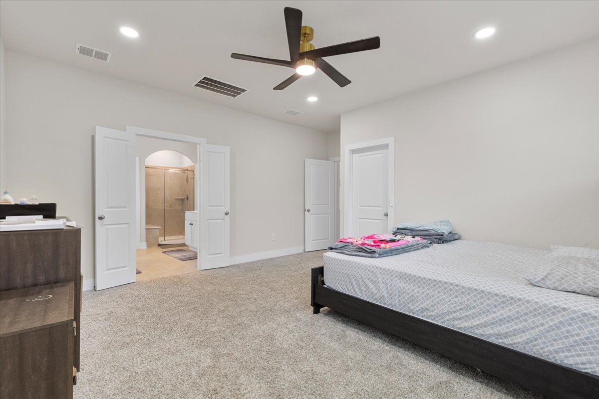 450 Durian LOOP, Buda, TX, 78610 | 6529732 | Realty Texas LLC