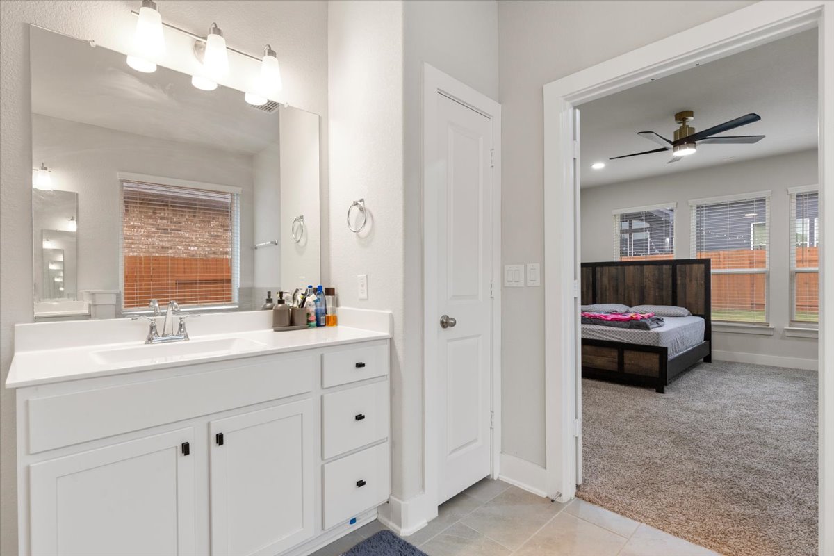 450 Durian LOOP, Buda, TX, 78610 | 6529732 | Realty Texas LLC