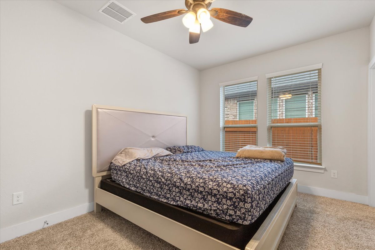 450 Durian LOOP, Buda, TX, 78610 | 6529732 | Realty Texas LLC