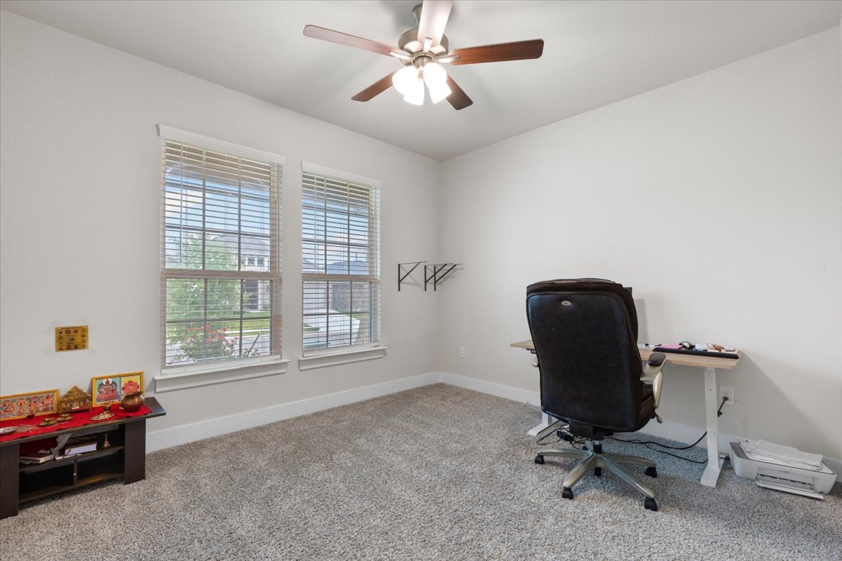 450 Durian LOOP, Buda, TX, 78610 | 6529732 | Realty Texas LLC