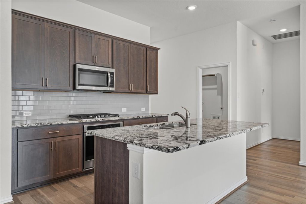 277 Spinnaker LOOP, Kyle, TX, 78640 | 2882006 | Realty Texas LLC