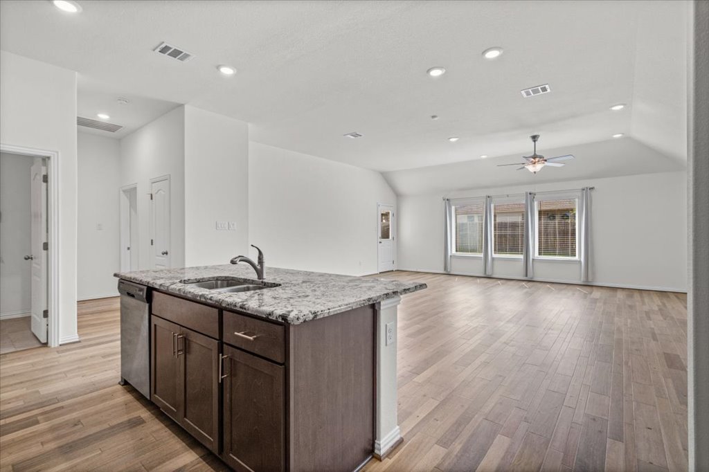 277 Spinnaker LOOP, Kyle, TX, 78640 | 2882006 | Realty Texas LLC