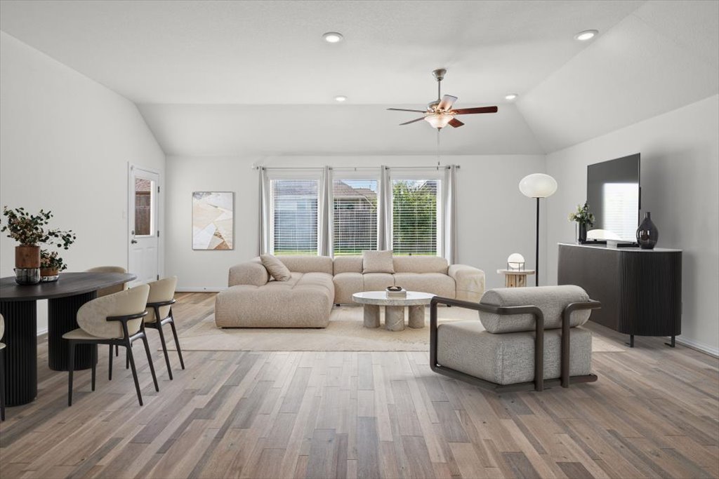 277 Spinnaker LOOP, Kyle, TX, 78640 | 2882006 | Realty Texas LLC