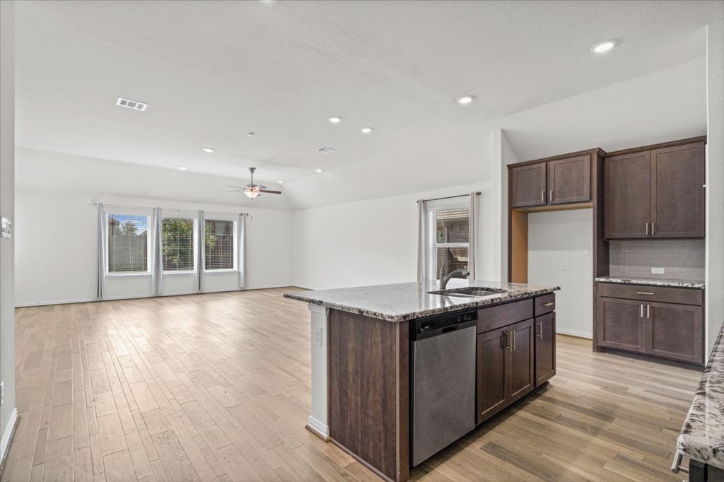 277 Spinnaker LOOP, Kyle, TX, 78640 | 2882006 | Realty Texas LLC