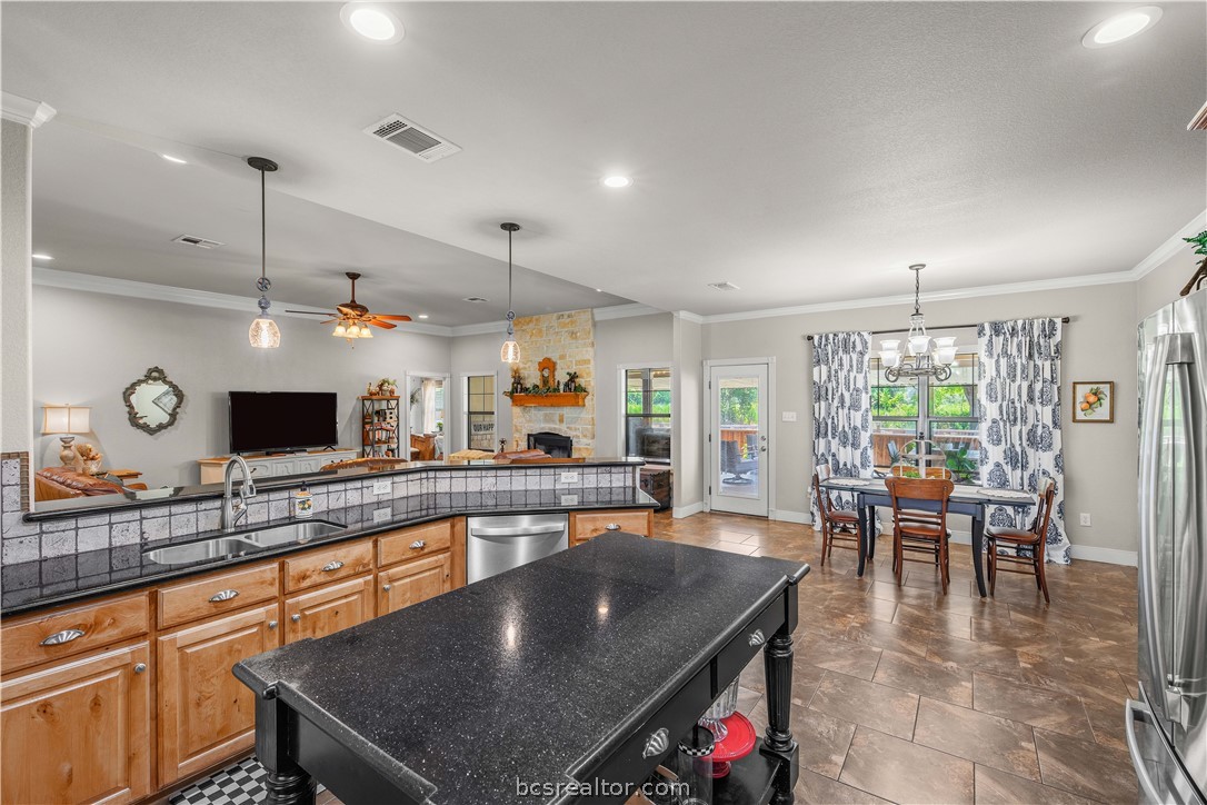 8748 Tejas Ranch Loop, Bryan, TX, 77808 | 26010341 | Realty Texas LLC