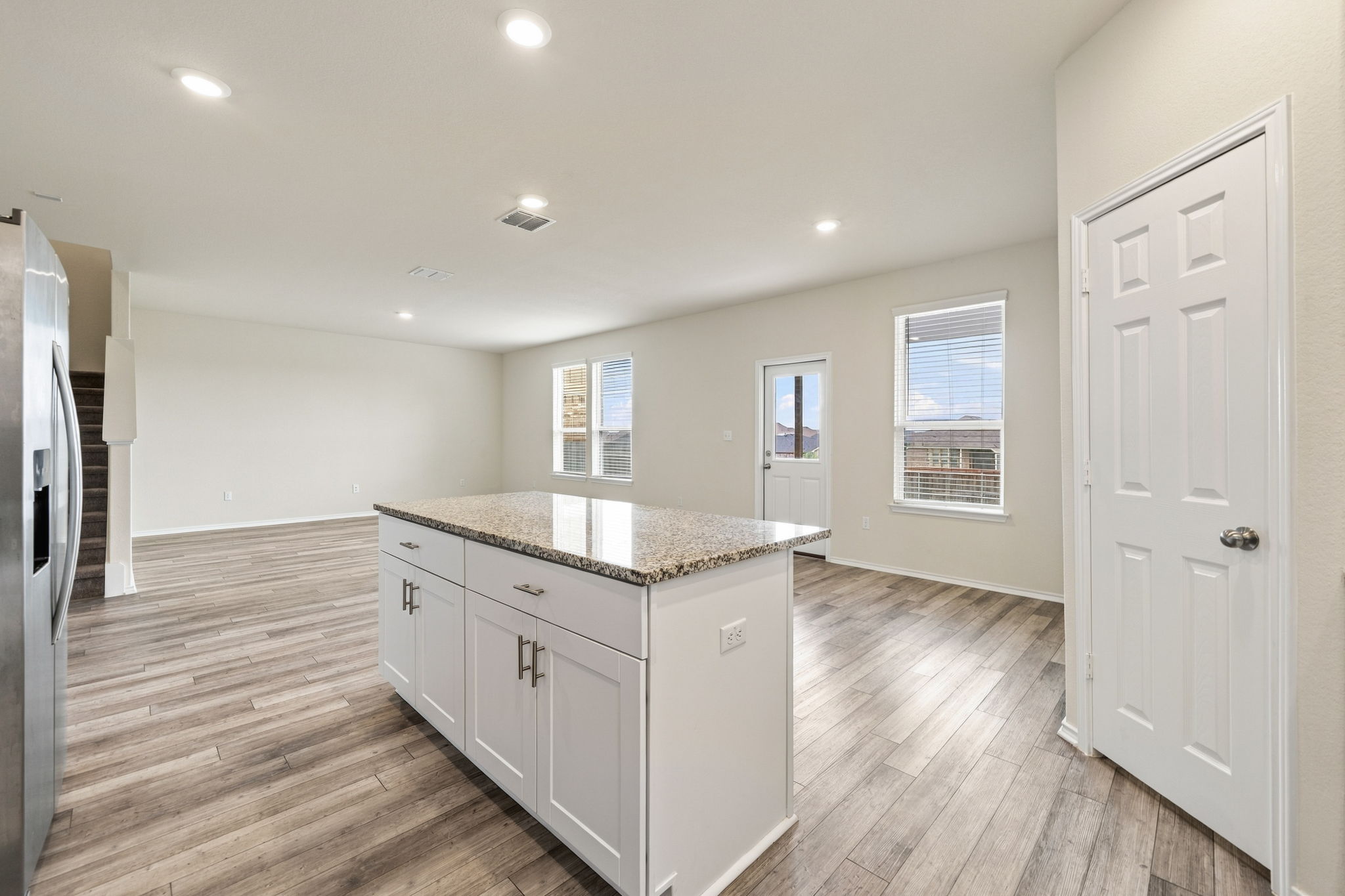 499 Tree Nut LOOP, Buda, TX, 78610 | 3862592 | Realty Texas LLC