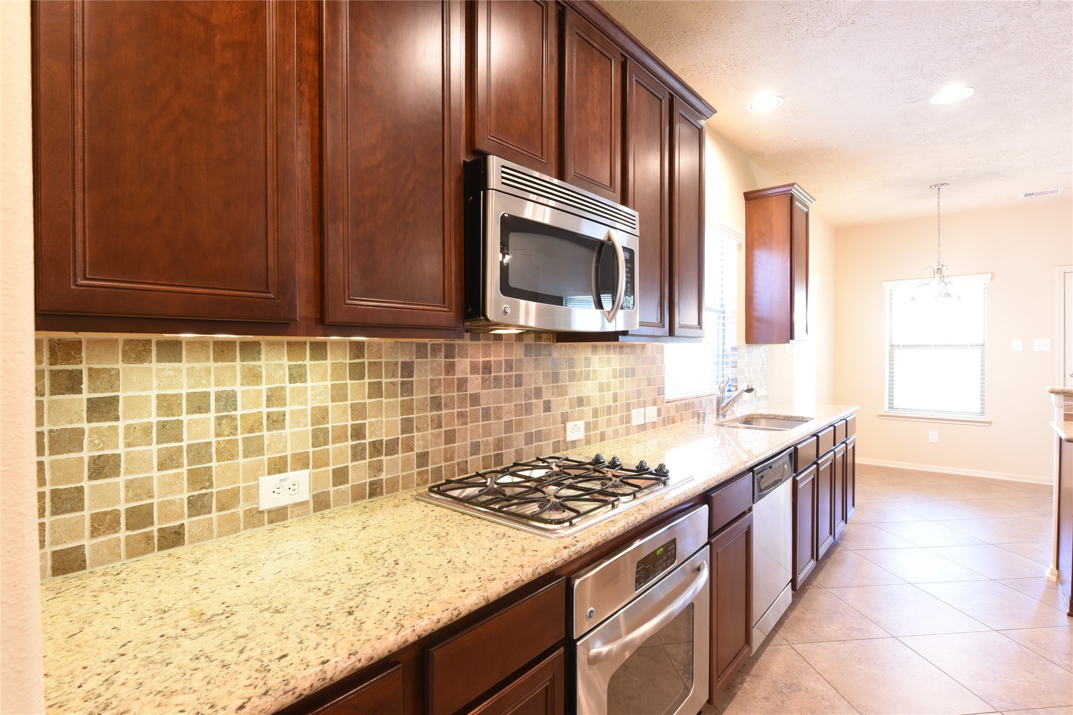 118 E Lasting Spring Circle, Spring, TX, 77389 | 53915872 | Realty Texas LLC