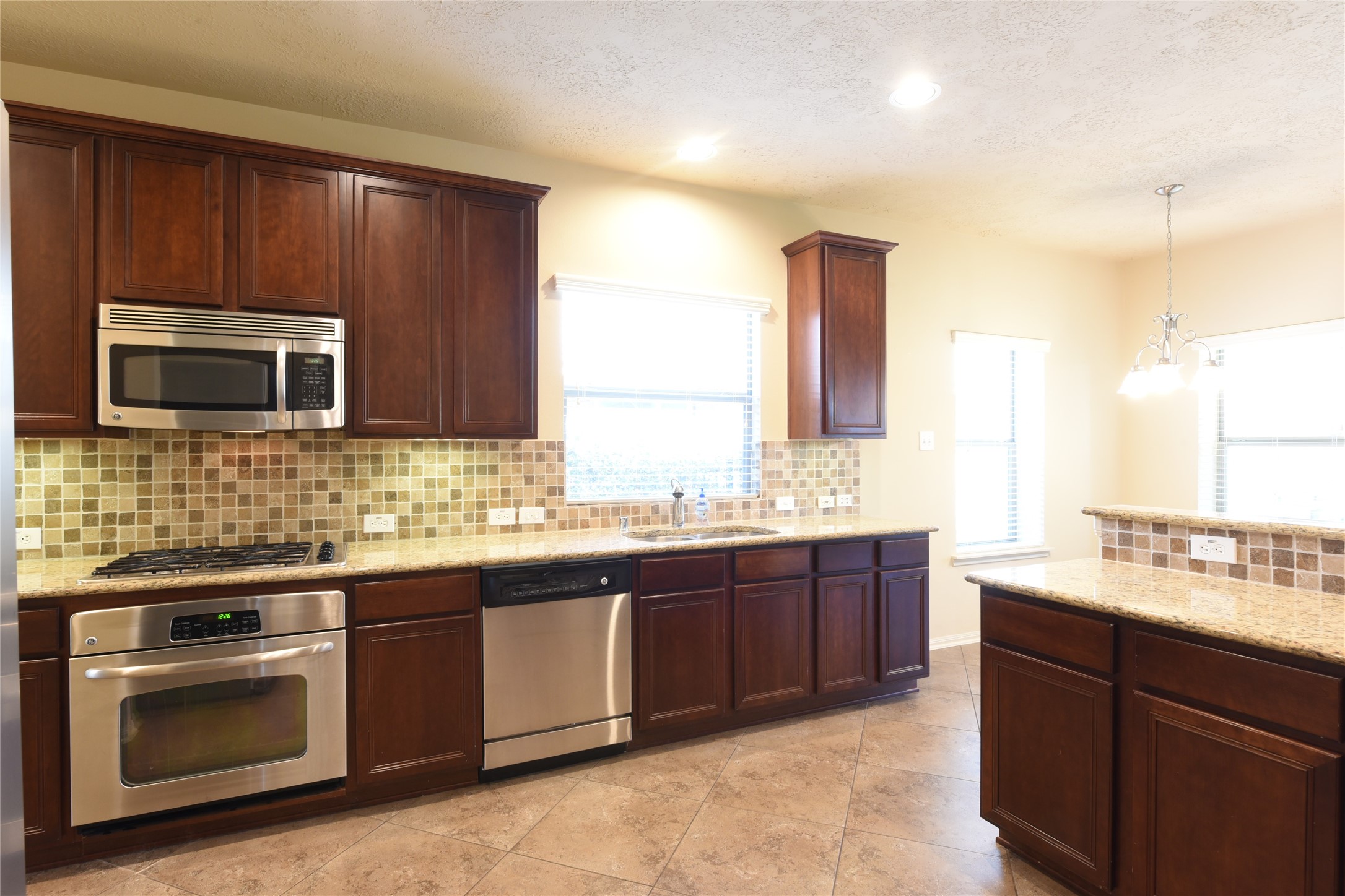 118 E Lasting Spring Circle, Spring, TX, 77389 | 53915872 | Realty Texas LLC