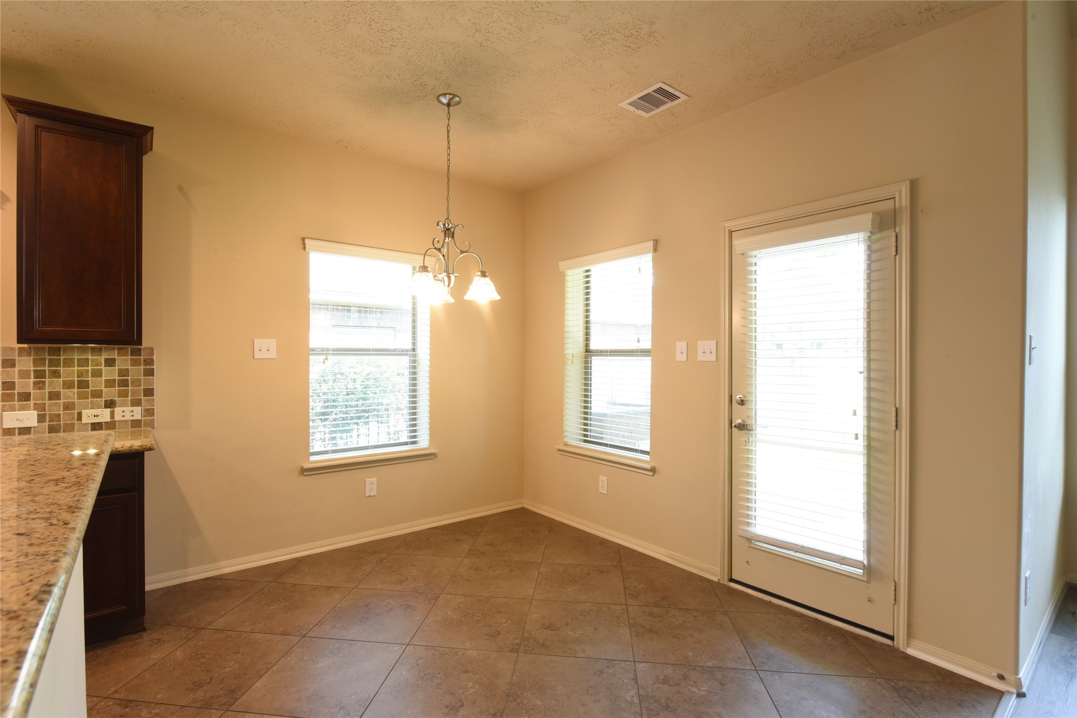 118 E Lasting Spring Circle, Spring, TX, 77389 | 53915872 | Realty Texas LLC