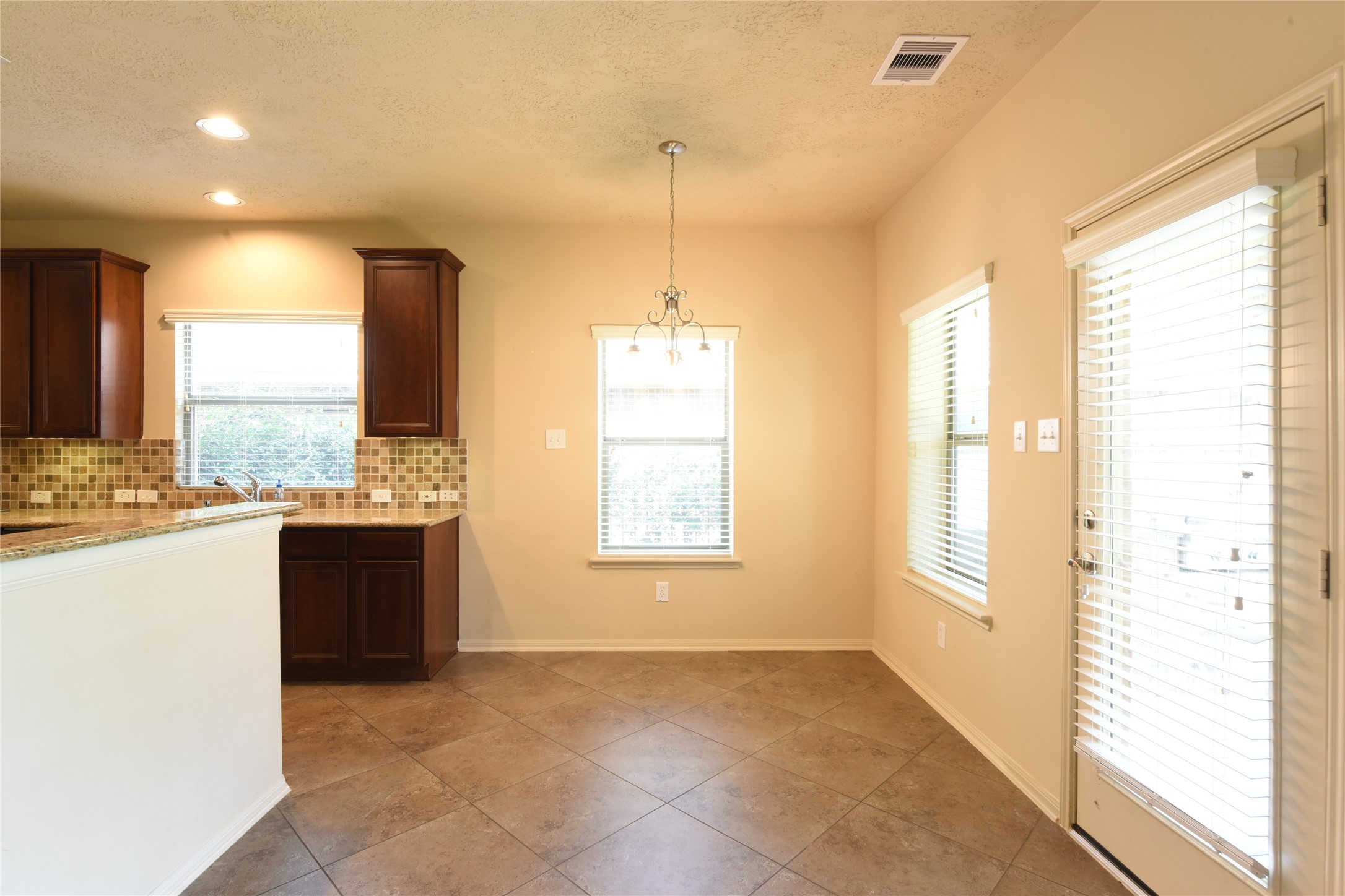118 E Lasting Spring Circle, Spring, TX, 77389 | 53915872 | Realty Texas LLC