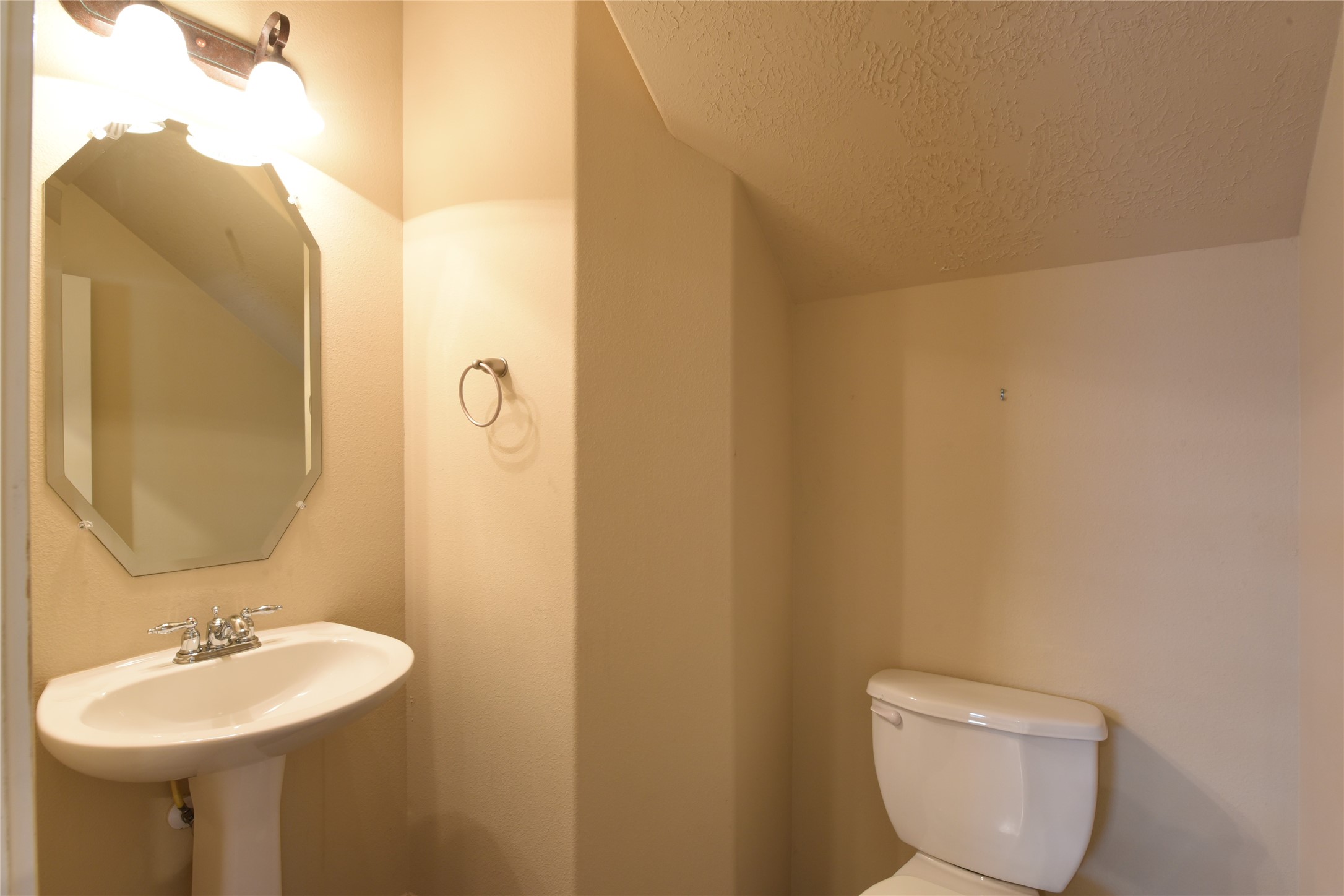 118 E Lasting Spring Circle, Spring, TX, 77389 | 53915872 | Realty Texas LLC