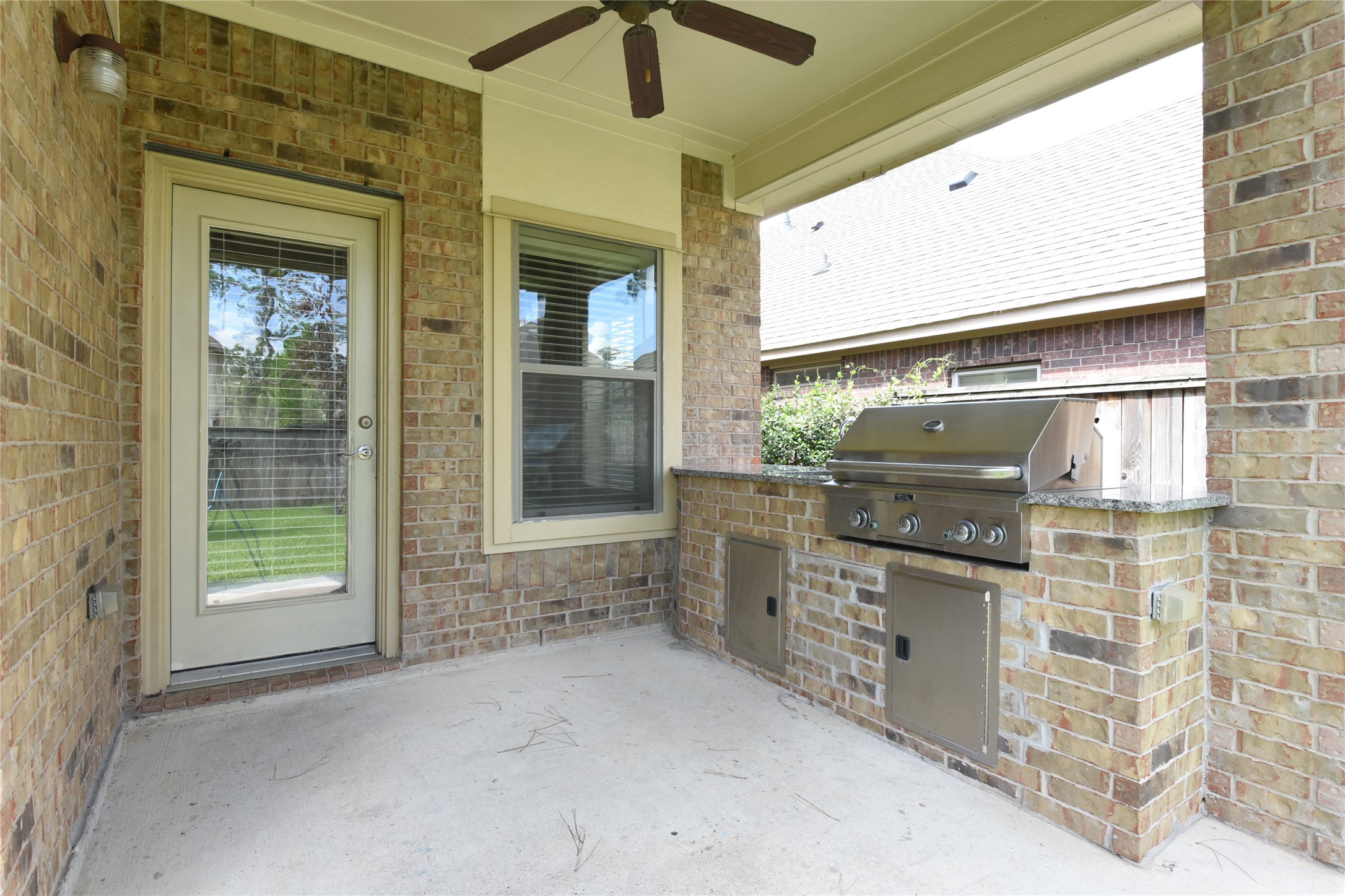 118 E Lasting Spring Circle, Spring, TX, 77389 | 53915872 | Realty Texas LLC
