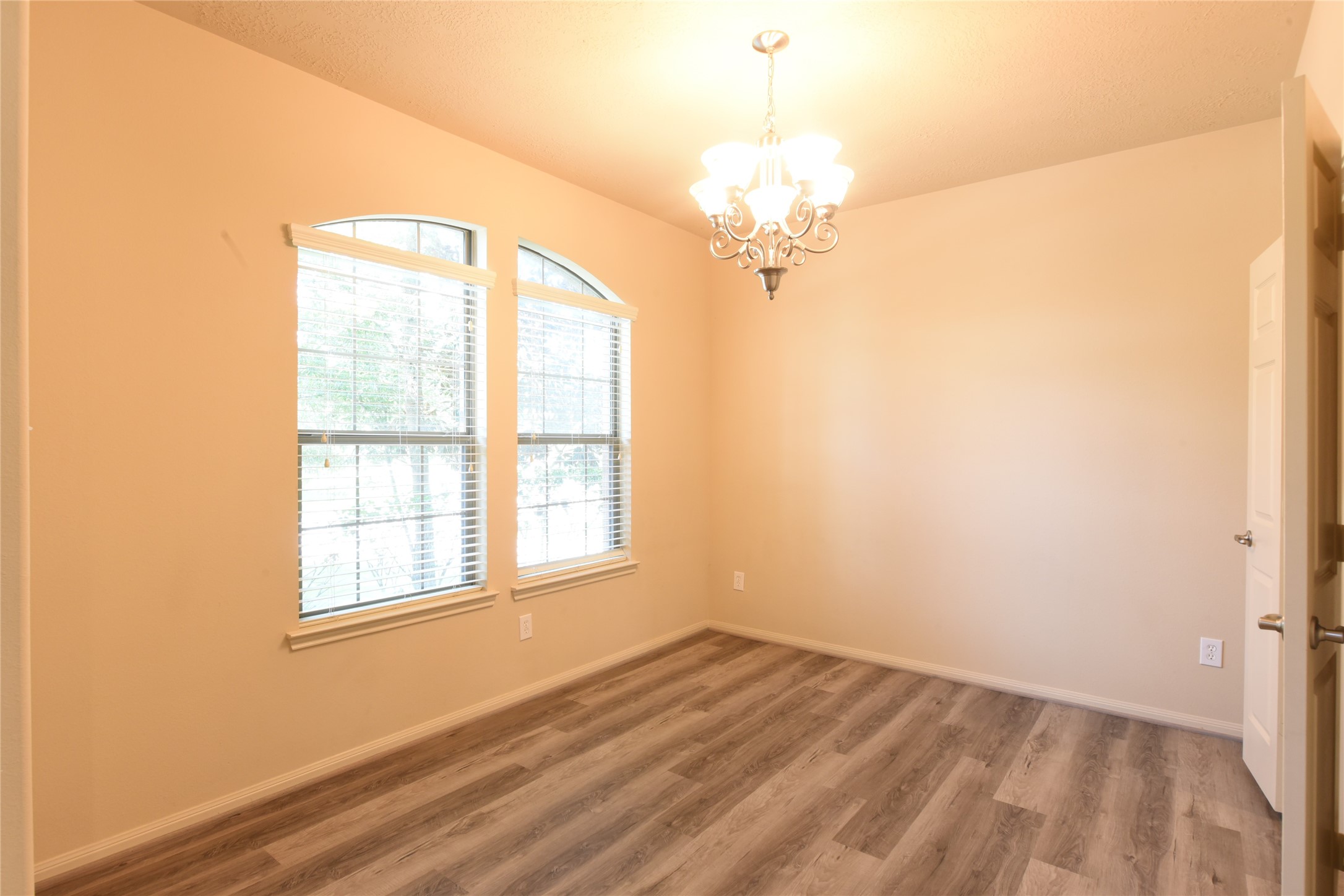 118 E Lasting Spring Circle, Spring, TX, 77389 | 53915872 | Realty Texas LLC
