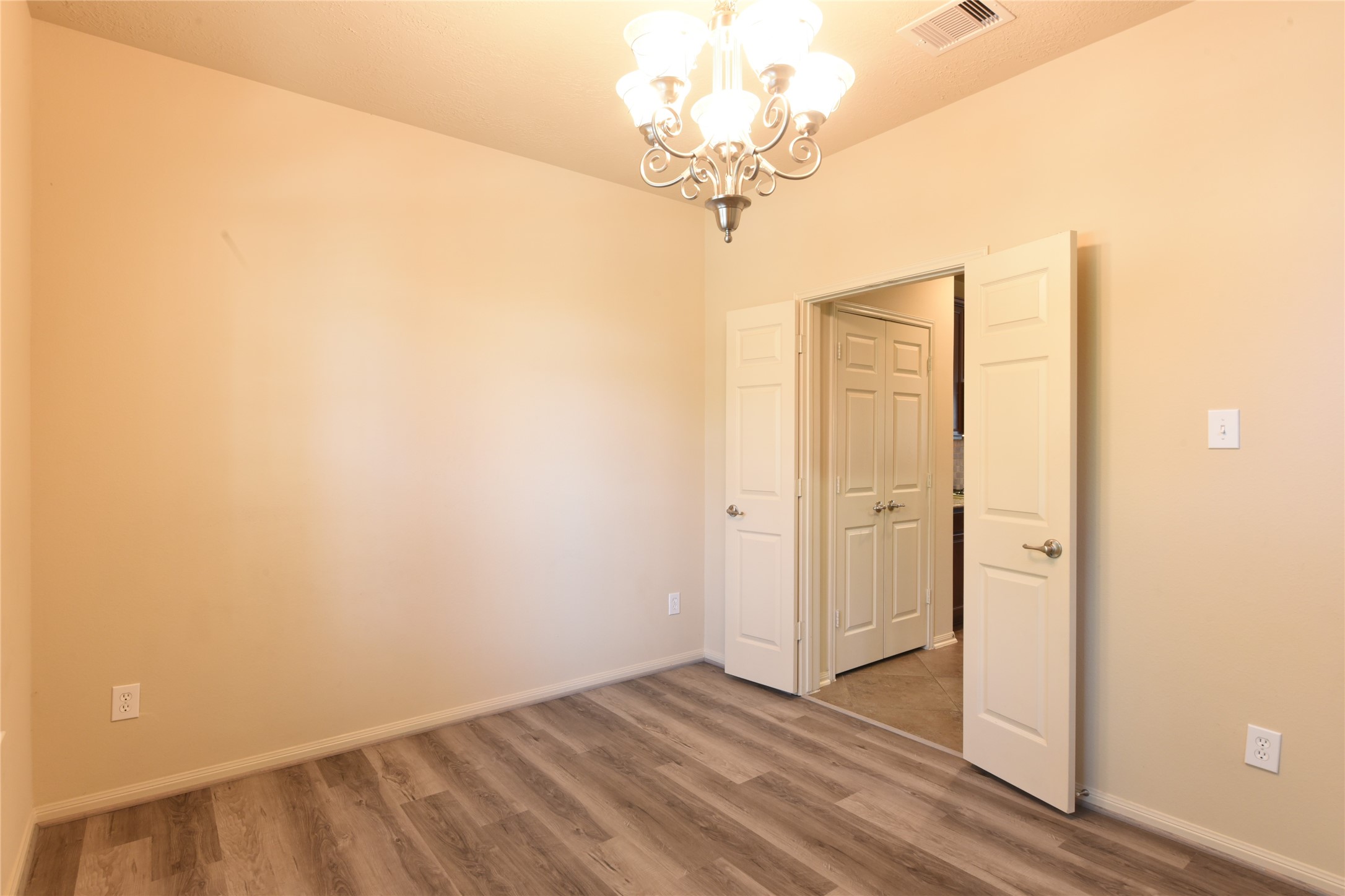 118 E Lasting Spring Circle, Spring, TX, 77389 | 53915872 | Realty Texas LLC