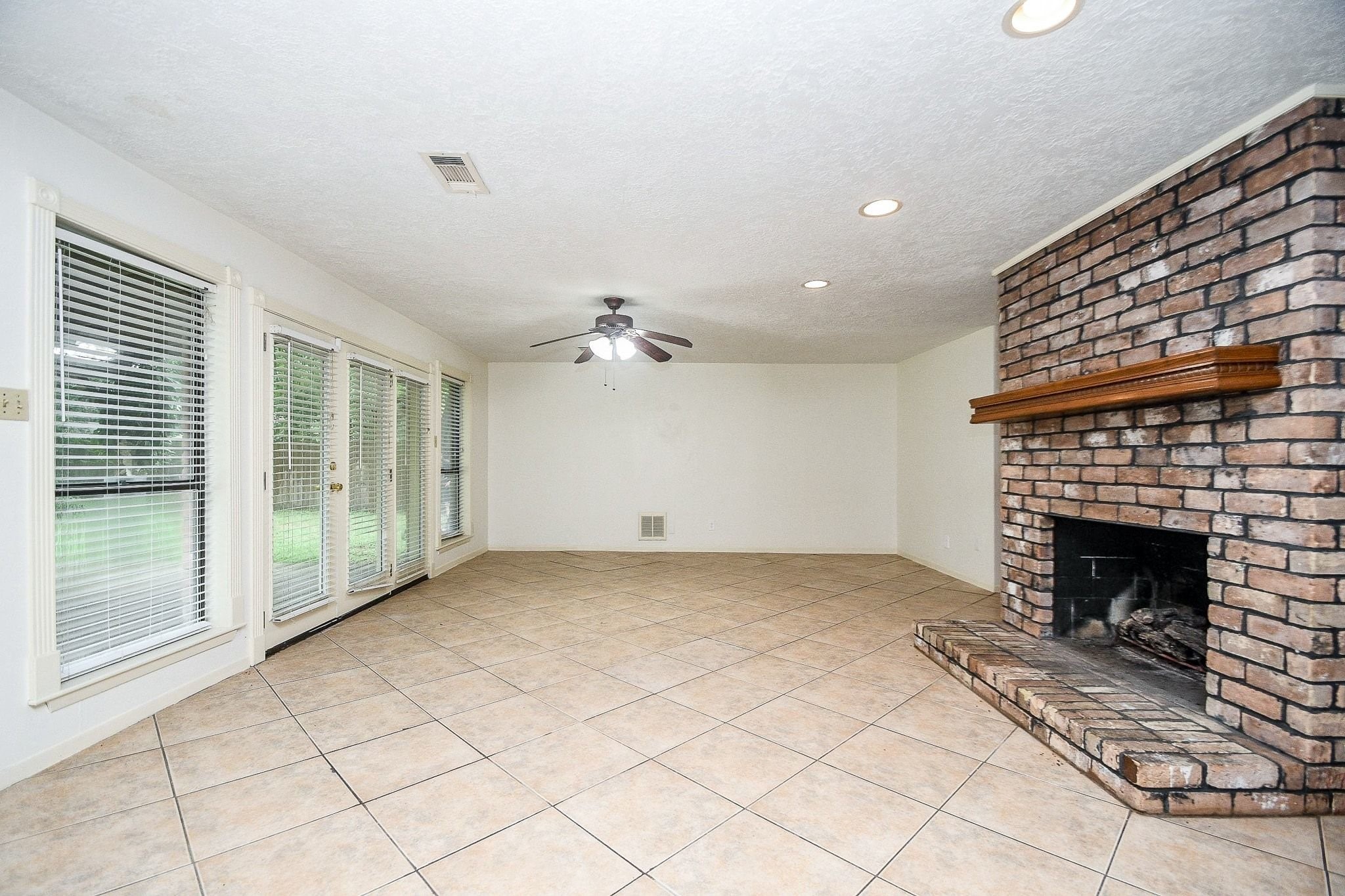 6702 Spring Leaf Drive, Spring, TX, 77379 | 28411307 | Realty Texas LLC