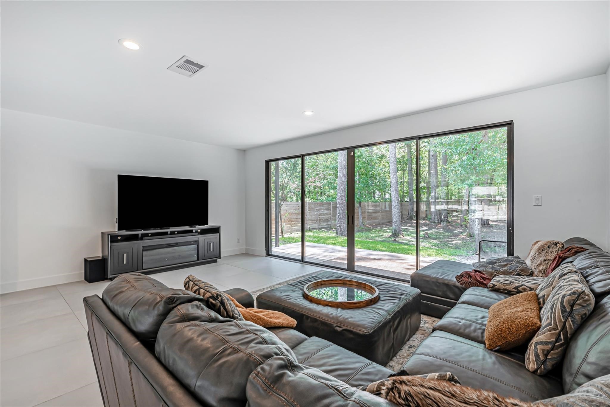 1601 Beech Drive, Conroe, TX, 77385 | 10083145 | Realty Texas LLC
