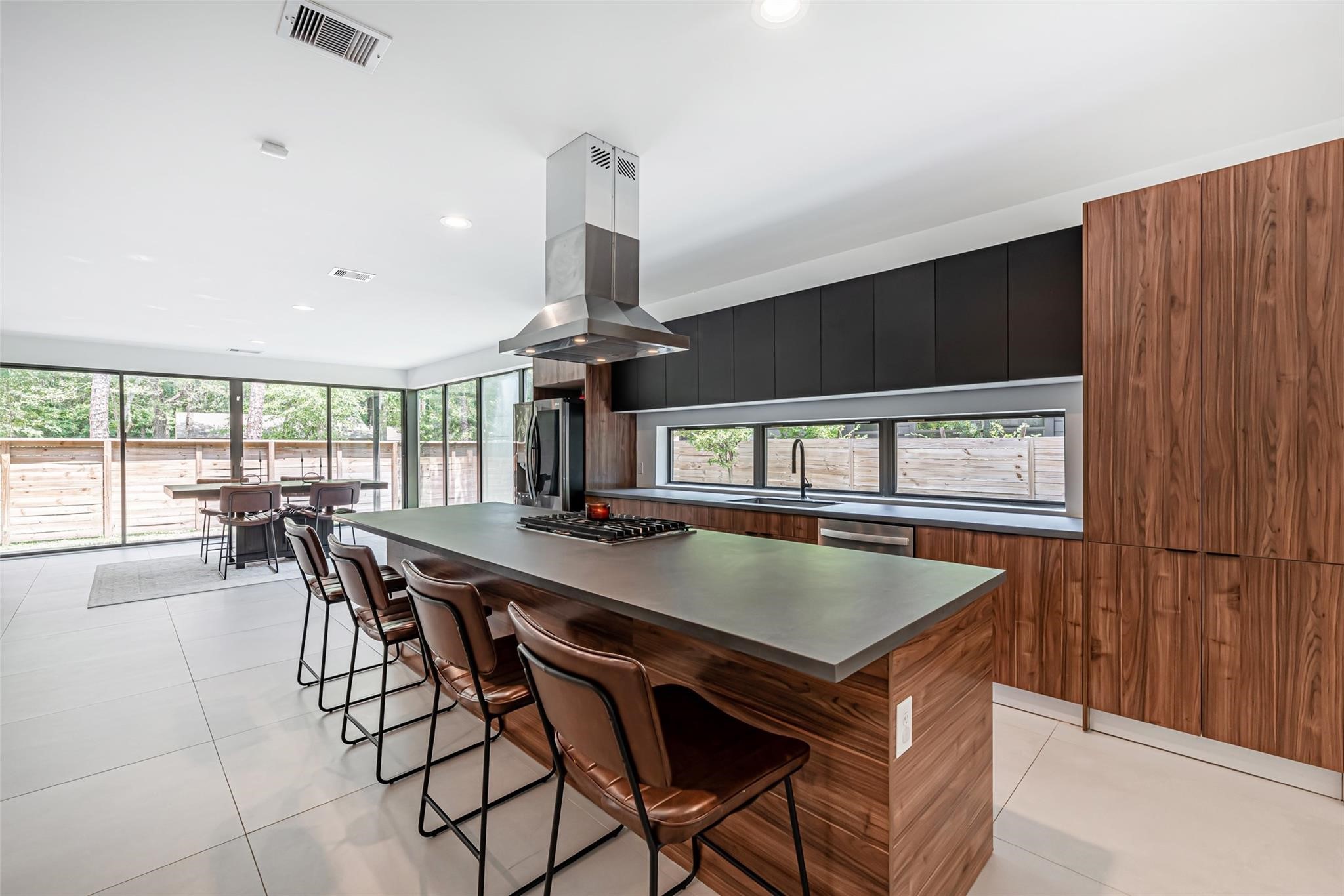 1601 Beech Drive, Conroe, TX, 77385 | 10083145 | Realty Texas LLC