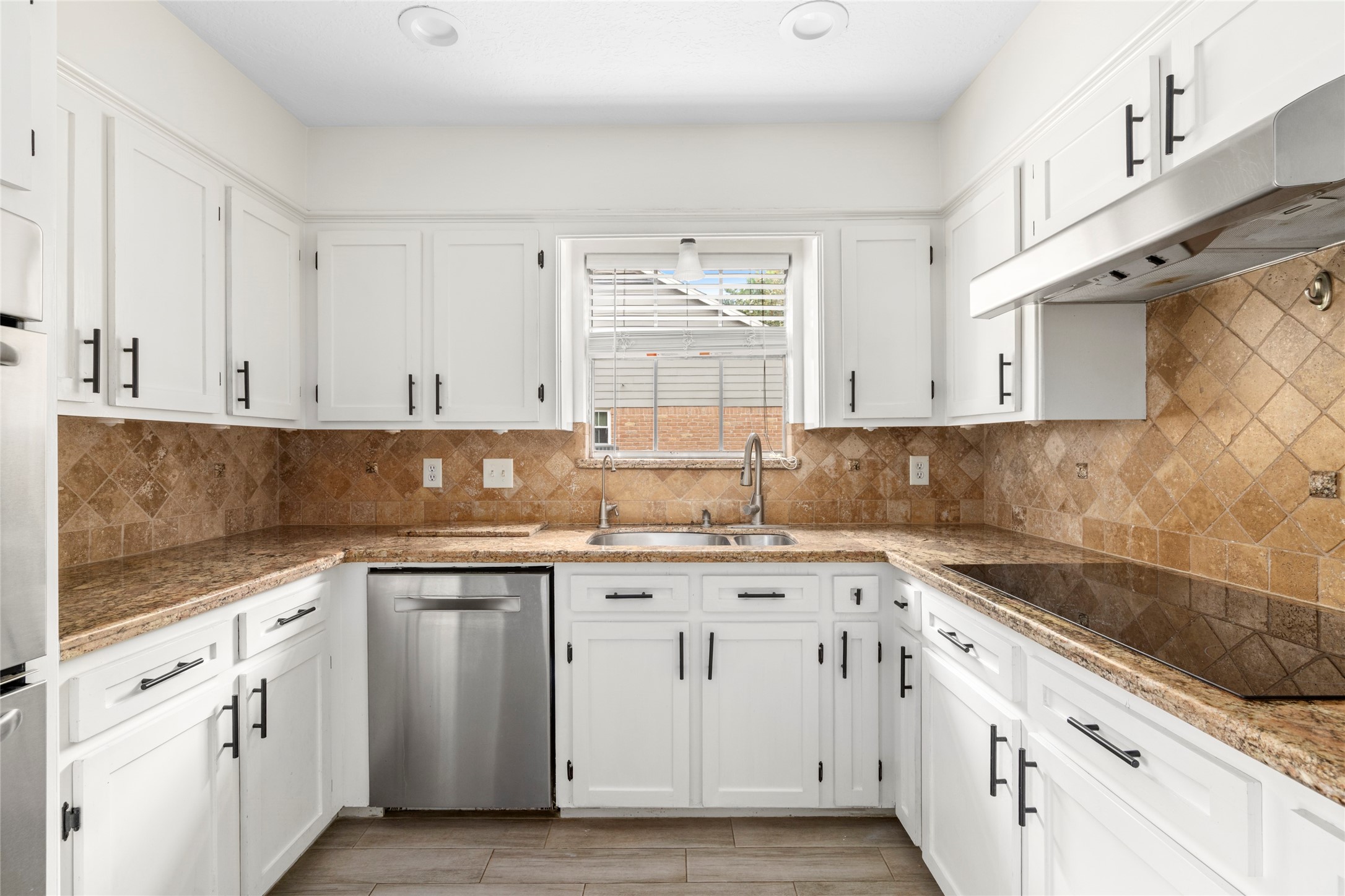 560 Landfall Lane, Conroe, TX, 77302 | 2778730 | Realty Texas LLC