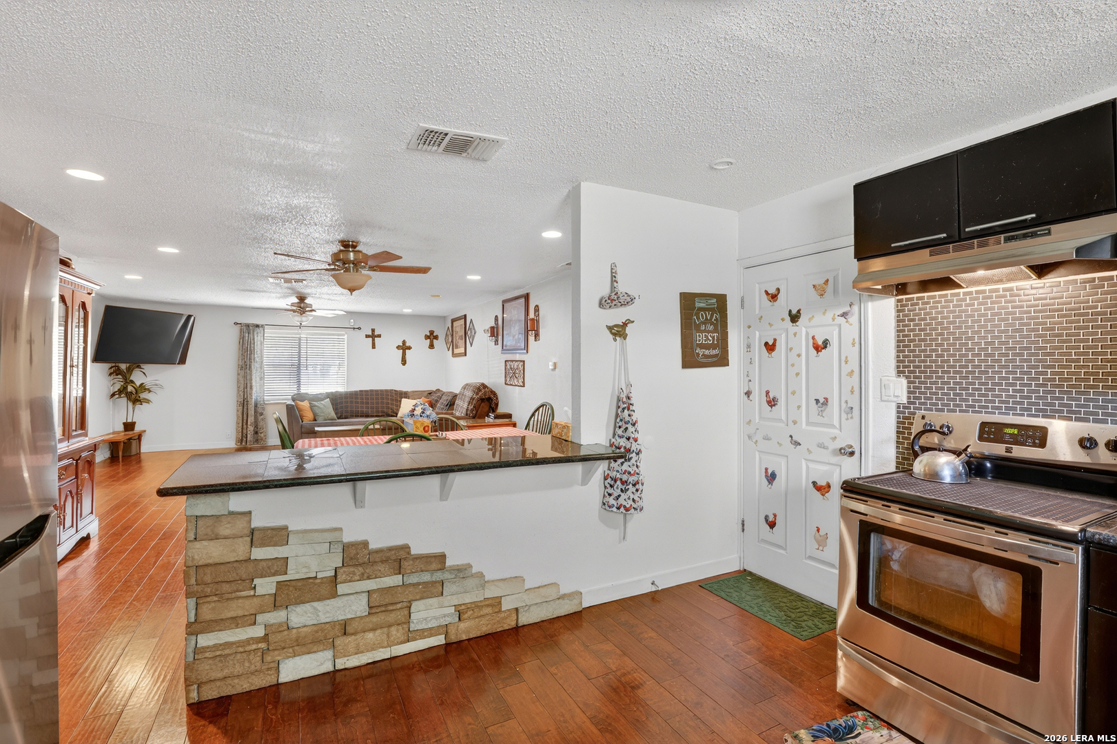 1011 E Hefferman, Beeville, TX, 78102 | 1967858 | Realty Texas LLC