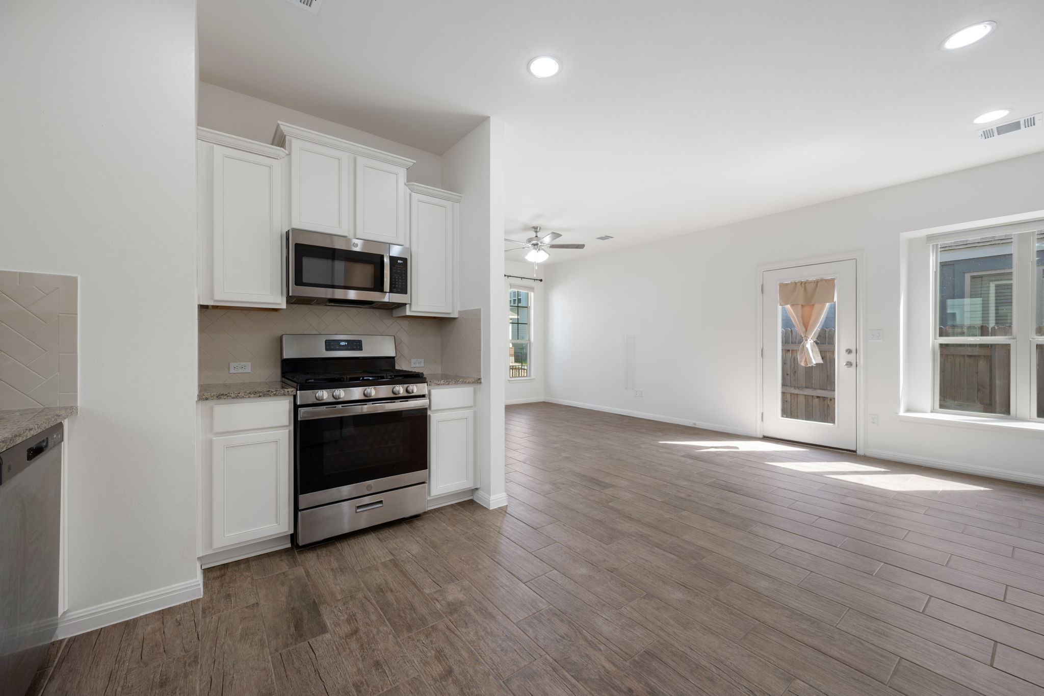 2805 Seneca PATH 31, Leander, TX, 78641 | 5734237 | Realty Texas LLC