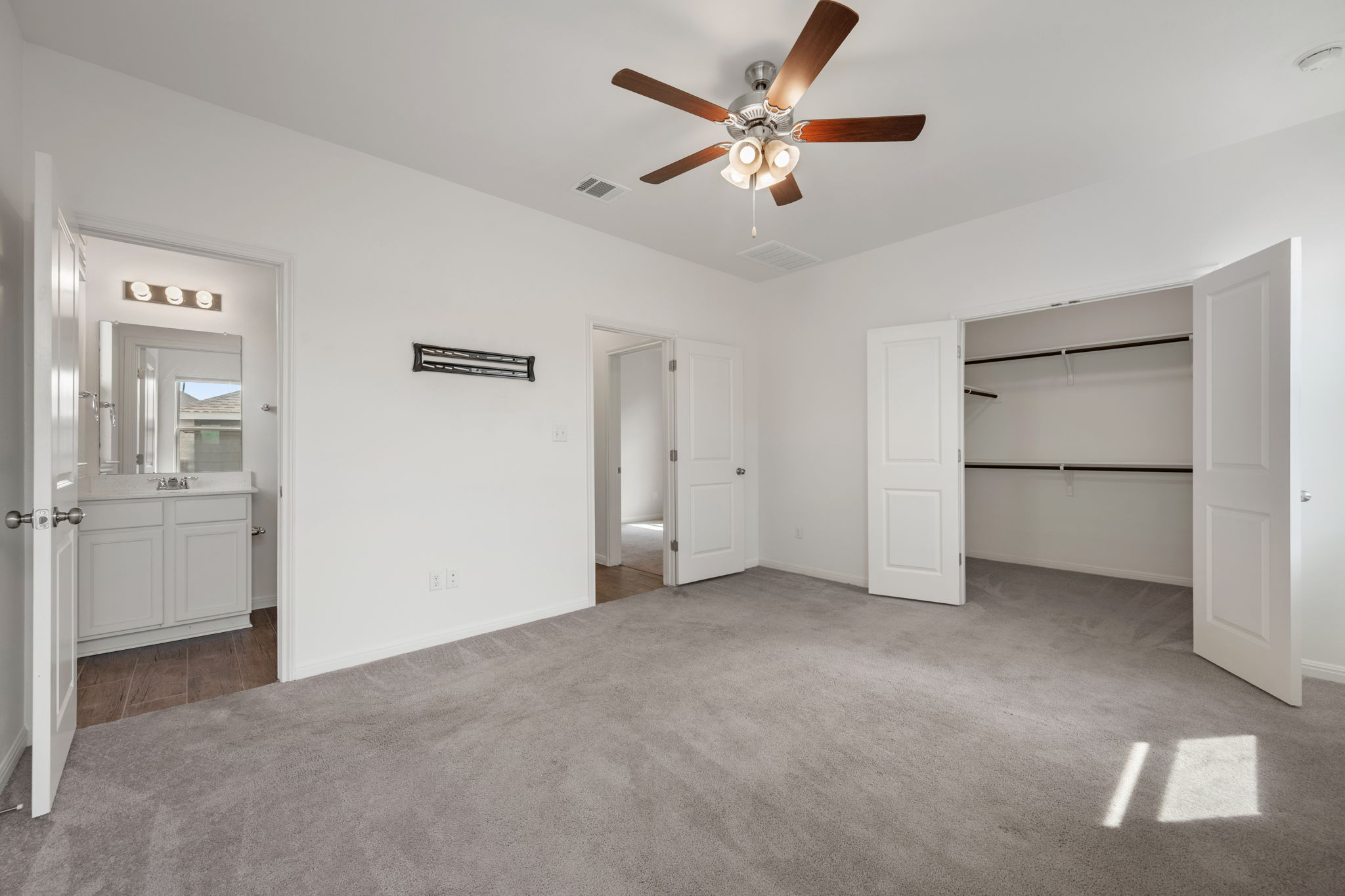 2805 Seneca PATH 31, Leander, TX, 78641 | 5734237 | Realty Texas LLC