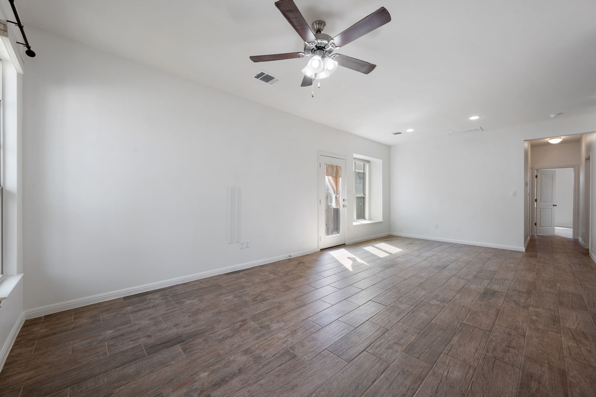 2805 Seneca PATH 31, Leander, TX, 78641 | 5734237 | Realty Texas LLC