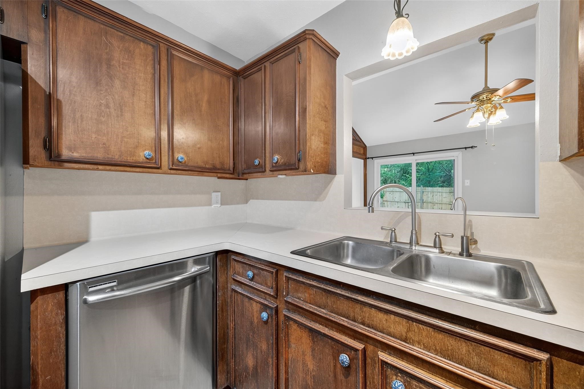 78 E Mistybreeze Circle, Spring, TX, 77381 | 83107825 | Realty Texas LLC