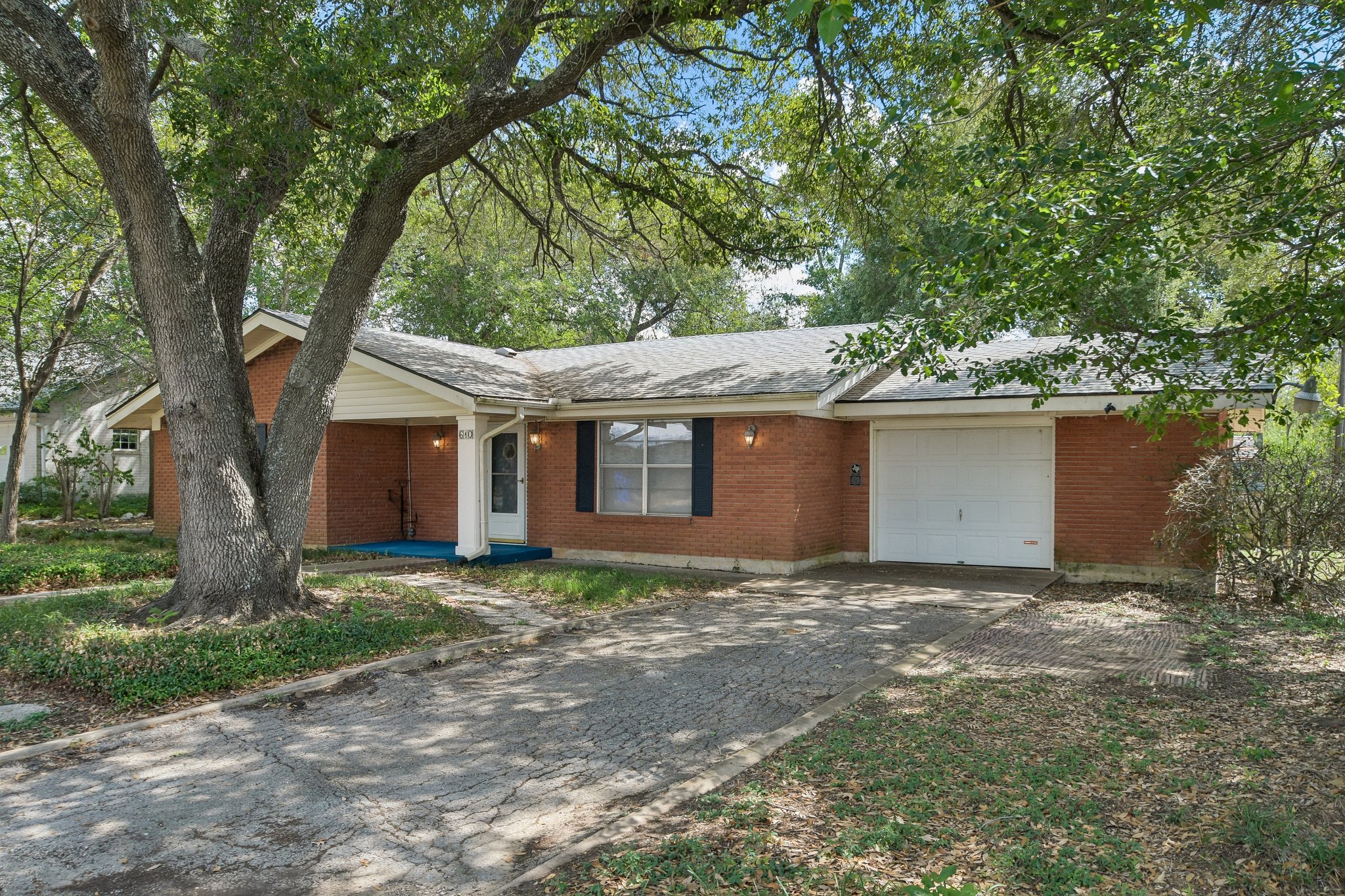 2 bedroom home for sale in Elgin, TX