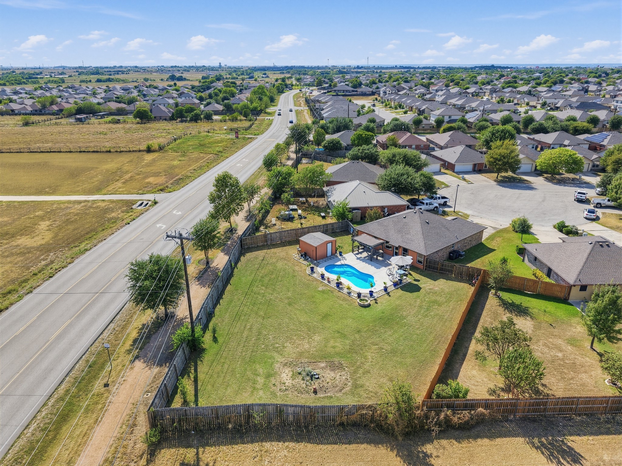 823 Ruby CT, Jarrell, TX, 76537 | 5194508 | Realty Texas LLC