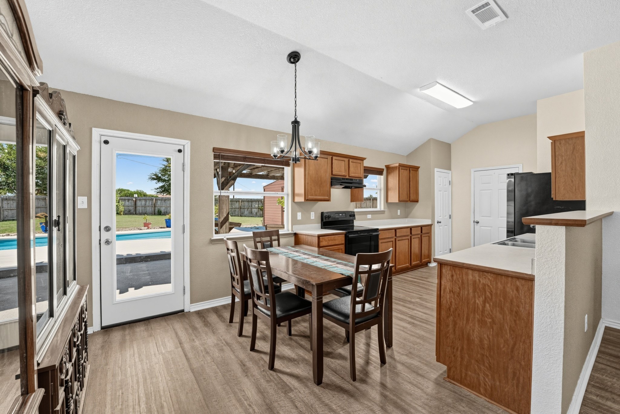 823 Ruby CT, Jarrell, TX, 76537 | 5194508 | Realty Texas LLC