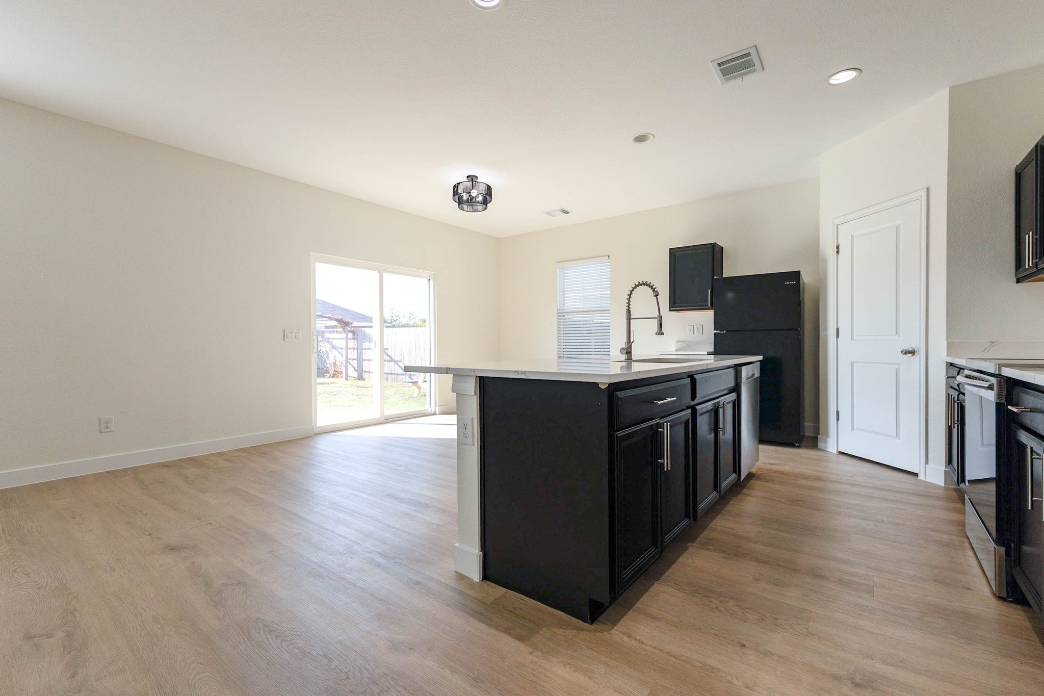 331 Seneca Loop, Kyle, TX, 78640 | 38338701 | Realty Texas LLC