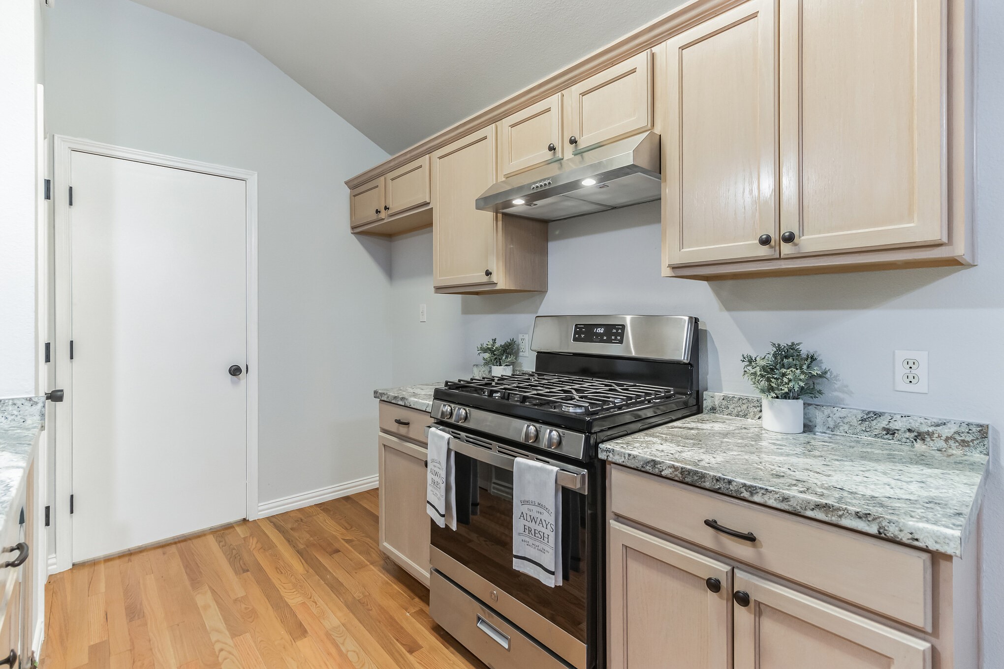 156 Keystone LOOP, Kyle, TX, 78640 | 3777908 | Realty Texas LLC