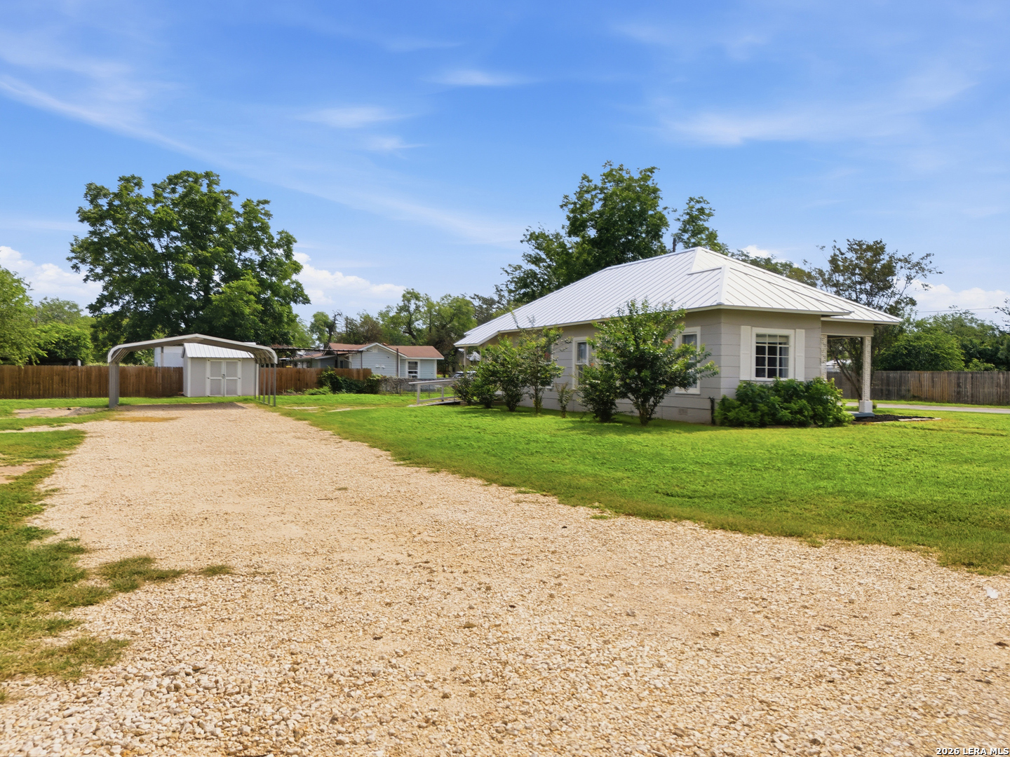 600 W Park, Devine, TX, 78016 | 1972363 | Realty Texas LLC
