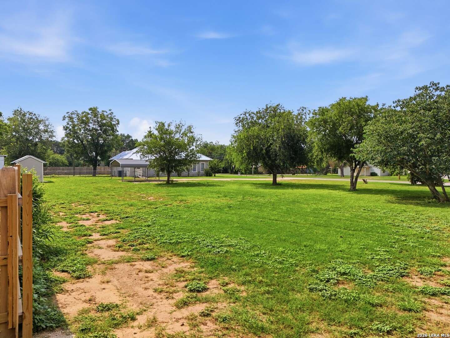 600 W Park, Devine, TX, 78016 | 1972363 | Realty Texas LLC