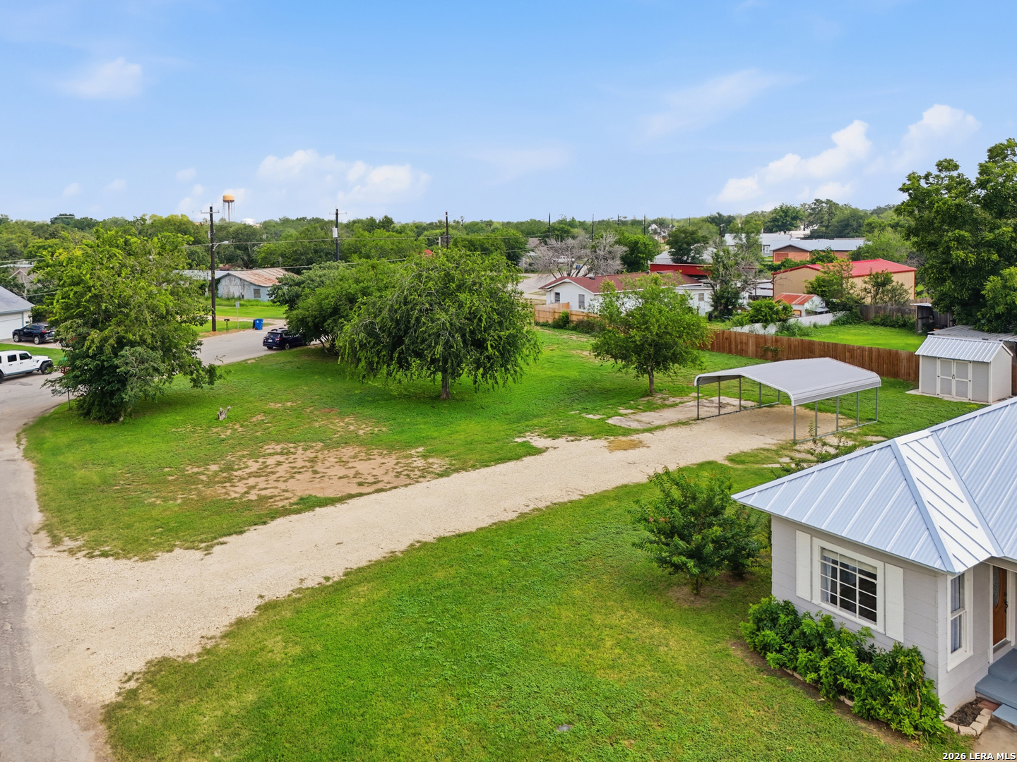 600 W Park, Devine, TX, 78016 | 1972363 | Realty Texas LLC