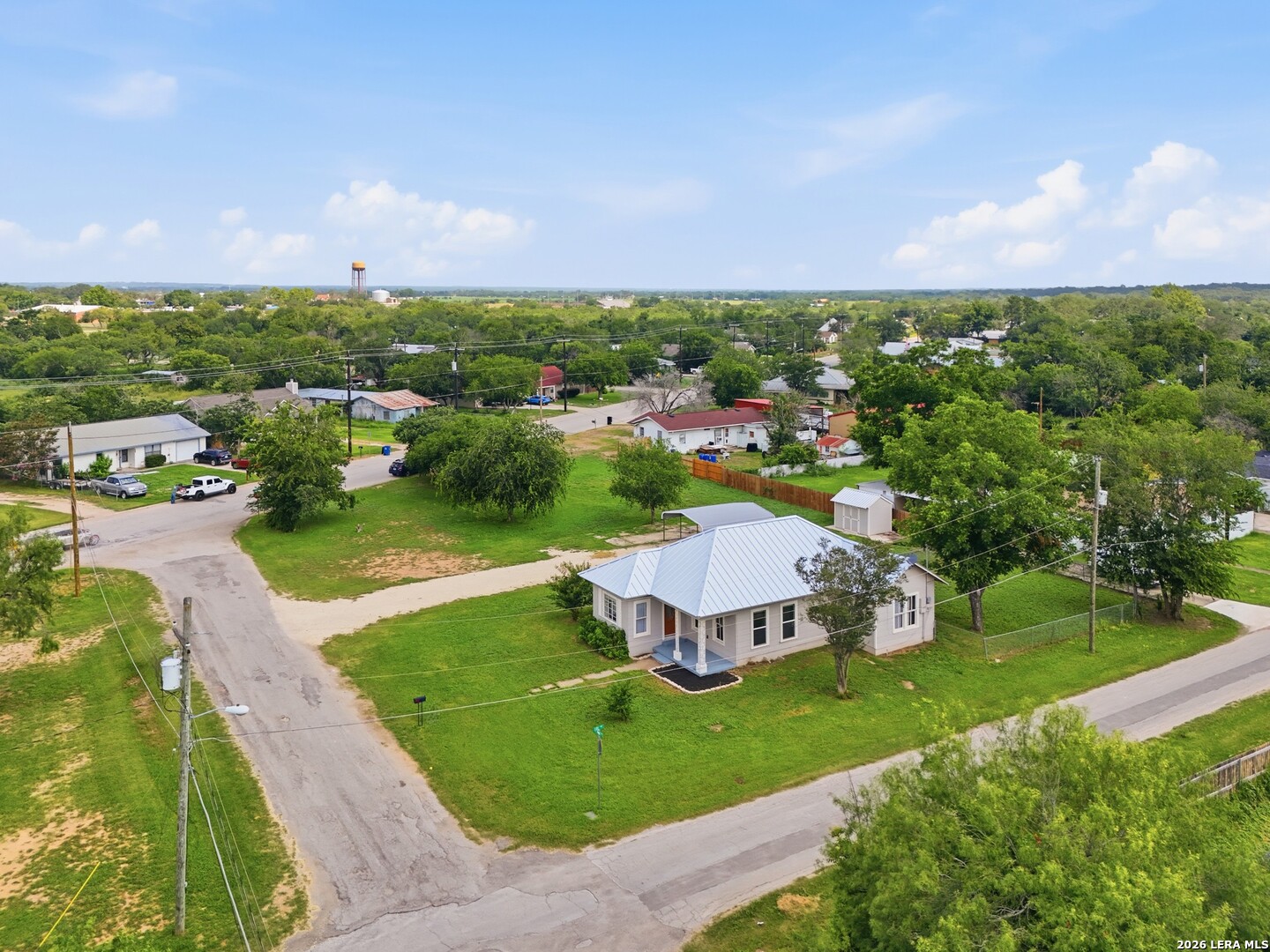 600 W Park, Devine, TX, 78016 | 1972363 | Realty Texas LLC