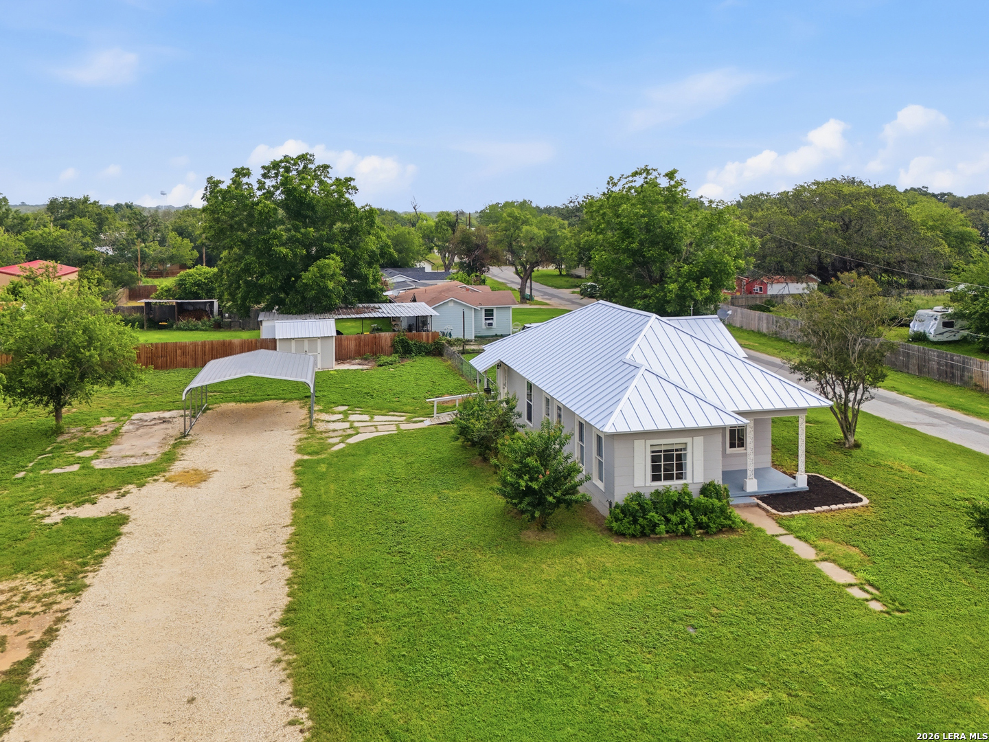 600 W Park, Devine, TX, 78016 | 1972363 | Realty Texas LLC